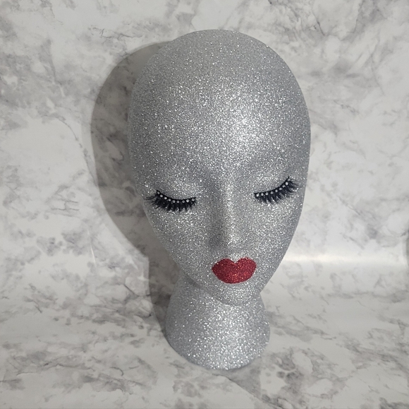 Mannequin Head - Picture 2 of 5